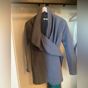 Ugg Yoga wrap with pockets